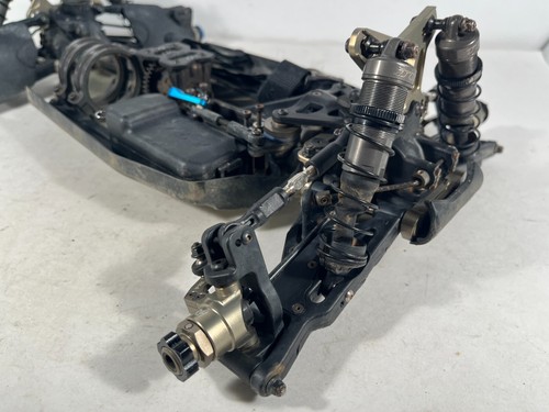 Used Dirty Losi 8IGHT-XE 1/8 4WD Electric Racing Buggy Roller Slider Chassis - Picture 16 of 24
