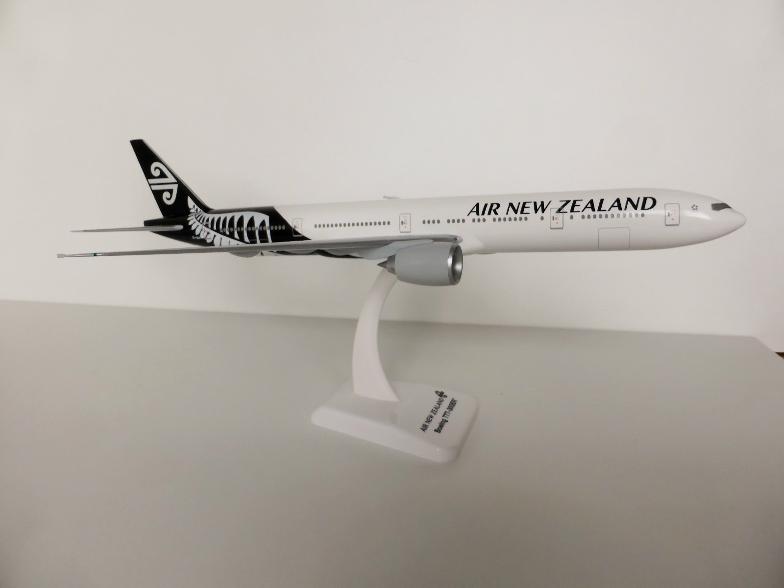 AIR AIR AIR NEW ZEALAND N C Boeing 777-300ER 1 200 Hogan 0076 Limox LI0076GR 777 ER 3f2c1b AIR AIR AIR NEW ZEALAND N C Boeing 777-300ER 1 200 Hogan 0076 Limox LI0076GR 777 ER 3f2c1b