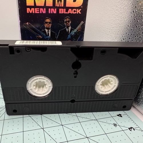Will Smith VHS Independence Day & MIB 1996 1997 VHS Tapes - Picture 10 of 10