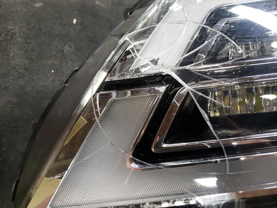 Faro Nissan Armada 2021. 26060-6JL1A* ver descripción* Foto 3 de 4