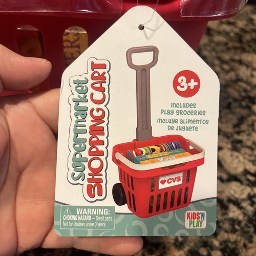 Carrito de compras de juguetes CVS con ruedas y alimentos de imitación - Imagen 4 de 8