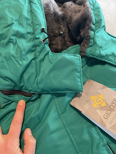 GEMYSE Womens Mountain Waterproof Ski Snow Jacket Winter Windproof Rain Coat 2XL - Picture 11 of 11
