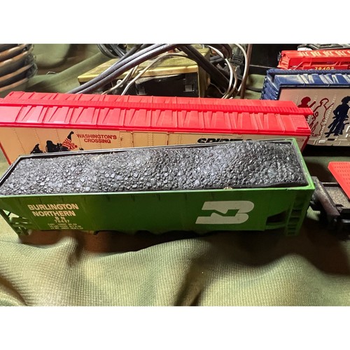 Tyco: 5 cars, 2 Transformers; Bachmann Transformer and Katy for parts/repair - Picture 3 of 10