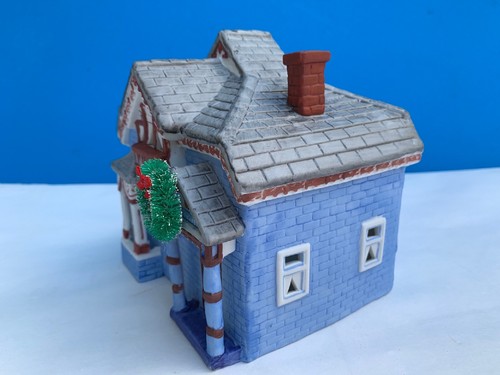Yuletide Lacy Cafe 1989 Ceramic Under Christmas Decoration Building #515 - Picture 2 of 6