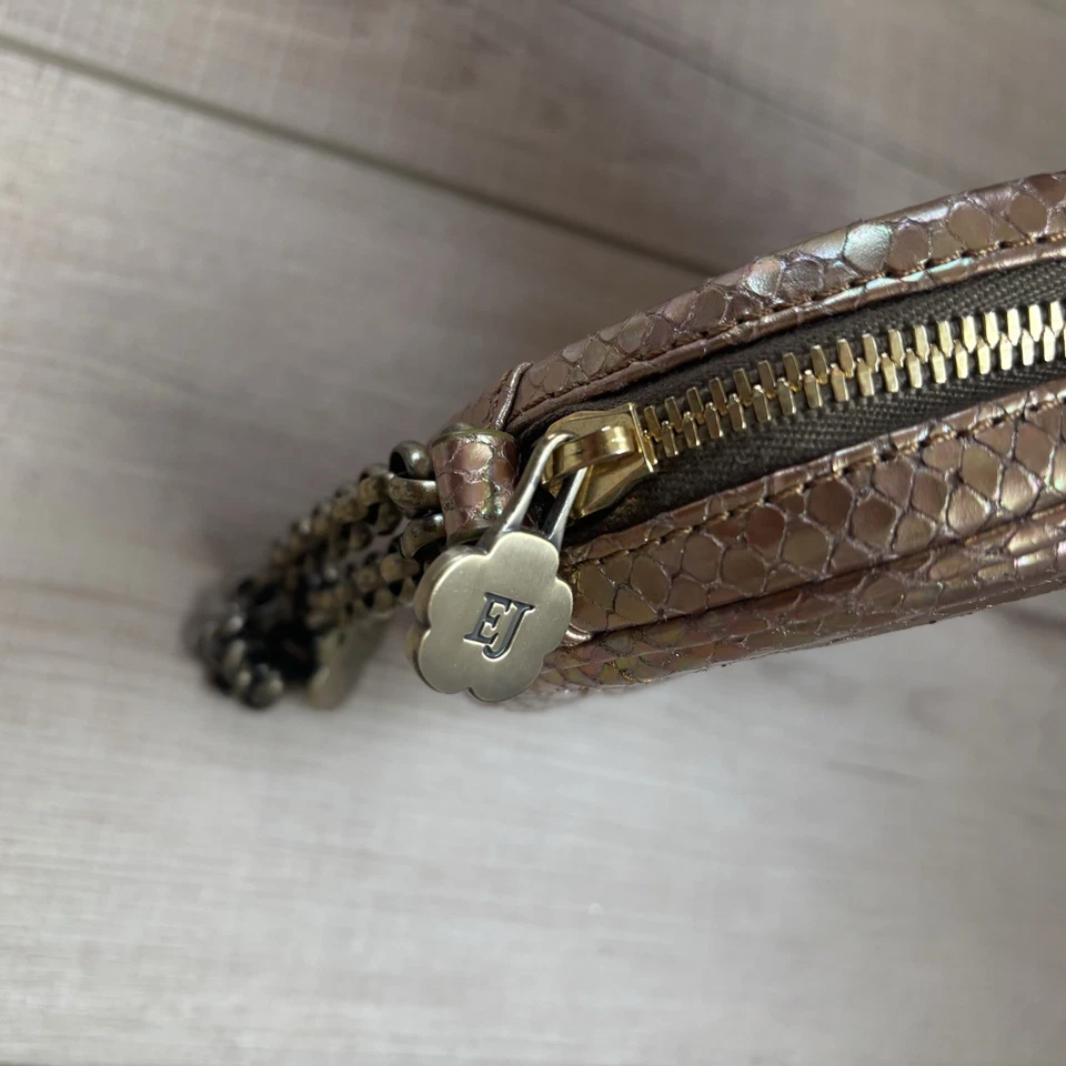 ERIC JAVITS $185 Serpiente Cuero Repujado Muñequera Redonda Bolso sin asas Cadena Usado en Excelente Condición Foto 3 de 4