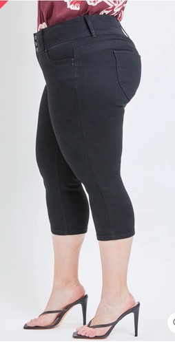YMI WannaBettaButt / Denim Stretch Capri Black Cropped Jeans / Womens Size 14