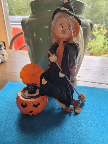 Vintage Felt Witch From 60's With Pop-up Black Cat In Pumpkin