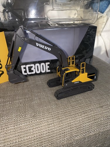 MOTORART Volvo EC300E Unopened Excavator Collectable Discontinued