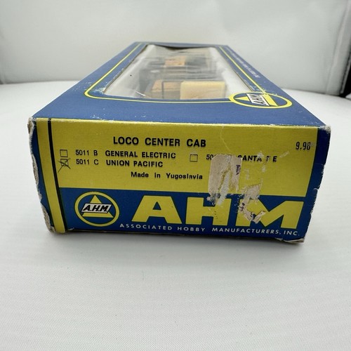 Vintage AHM HO Center Cab Locomotive 5011 C Union Pacific with Box Manual 1214 - Picture 7 of 15