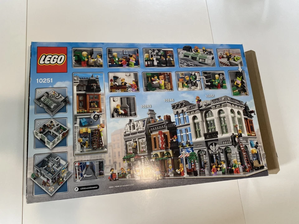 LEGO Modular Buildings 10251 Brick Bank, photo 2 sur 3