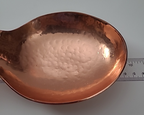 Reposacuchara enchapada en cobre martillado de 10"" hecha en la India arco alto decoración de cocina - Imagen 11 de 13