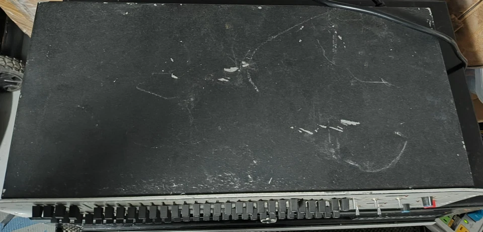 Klark Teknik DN360 2-Channel 30-Band 1/3 Octave Analog Graphic Equalizer - Image 3 of 3