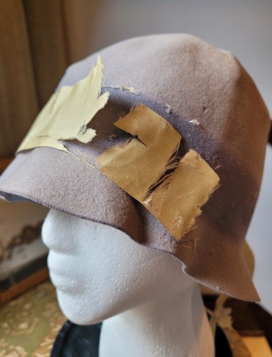 Antique Vtg 1920s Cloche Felted Cutout Floral Flapper Hat - Picture 5 of 6