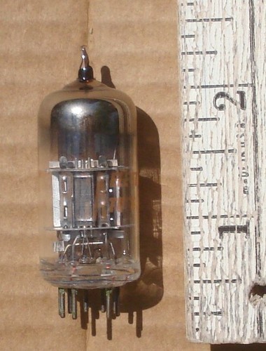 Lote de 2 tubos de vacío electrónicos vintage RCA 6HB7 / 6U8A NUEVOS EN CAJA - Imagen 3 de 4