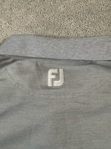 Camisa Polo FootJoy Adulto Grande Gris Calce Atlético Golf Rendimiento Elastizada - Imagen 7 de 11