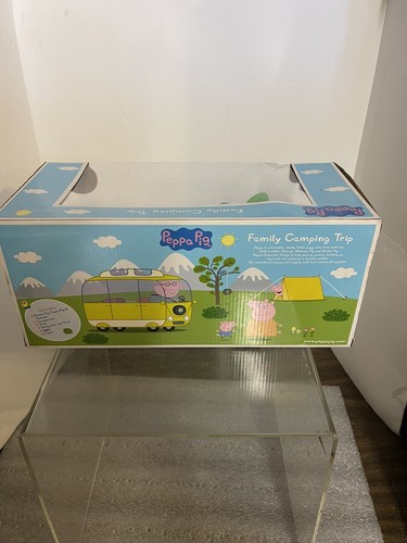 Peppa Pig’s . 8 Piece Included Family Camping Trip. - Picture 2 of 12