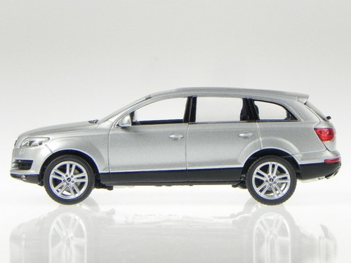 Audi Q7 licht silber Modellauto Schuco 1:43 - Bild 2 von 4