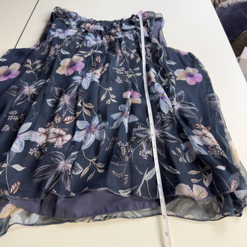Johnny Was marineblau Blumenmuster 100 % Seide Travis Chiffon Rüsche ärmellose Bluse Größe S - Bild 8 von 12