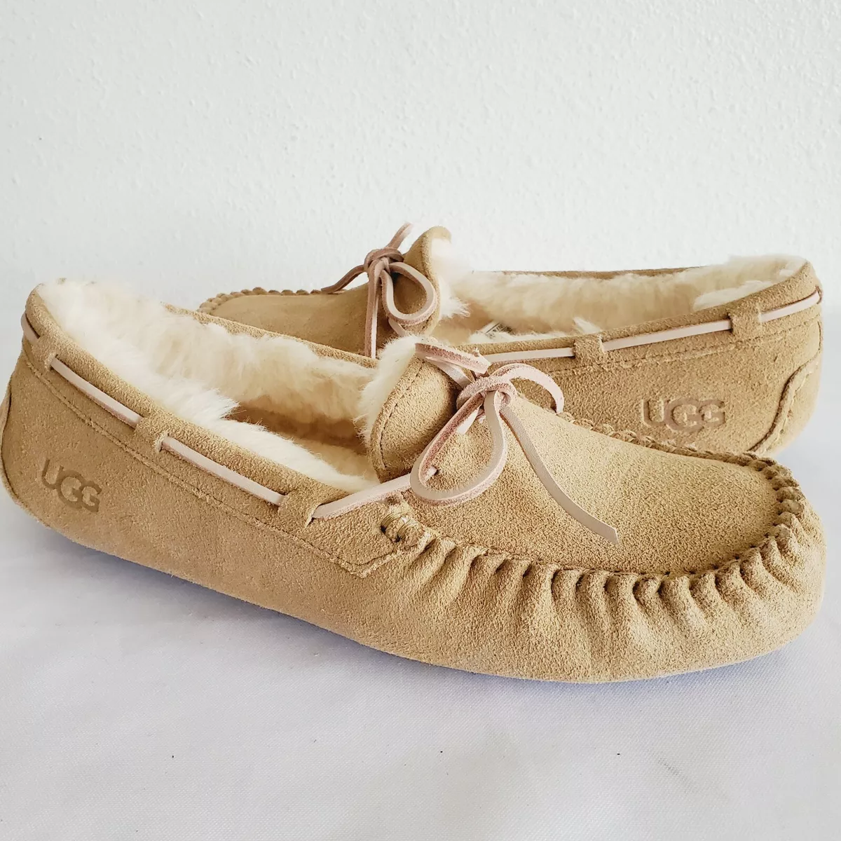 NWOB WOMENS SIZE 5 TABACCO UGG DAKOTA 5612 SUEDE SHEEPSKIN