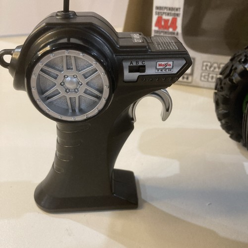 Maisto Rock Crawler Radio Remote Control RC Truck - Picture 9 of 12