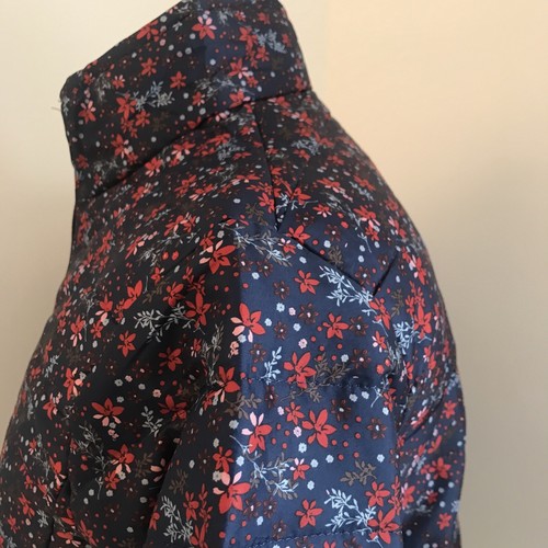 Anne De Lancay Women’s Size Medium Blue & Red Floral Zip Up Lightly Padded Coat - Picture 12 of 16