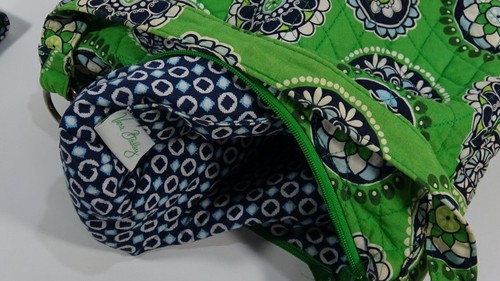 Bolso de mano Vera Bradley y billetera triple primavera 2009 cupcakes retirados verde - Imagen 11 de 18
