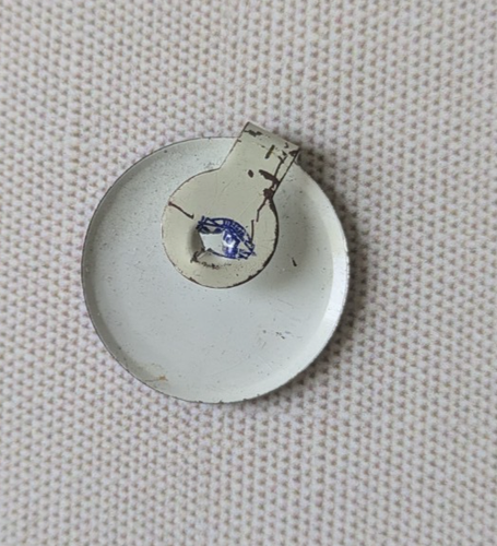 Lincoln Center Guided Tour Button Fold Over Tab Badge Tin Metal Vintage Souvenir - Picture 2 of 3