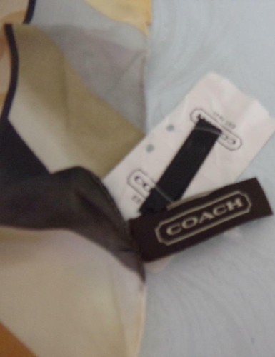 Sciarpa Coach #97600 in seta 21" x 21" nuova con etichette a righe firmate, pat multi-stripe - Foto 3 di 4