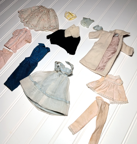 Lotto abiti abbigliamento Barbie e Skipper Mattel vintage anni 60 - Foto 2 di 12