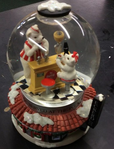 Coca Cola Polar Bears Served at the Fountain Eckered Musical Snow Globe - Picture 2 of 8