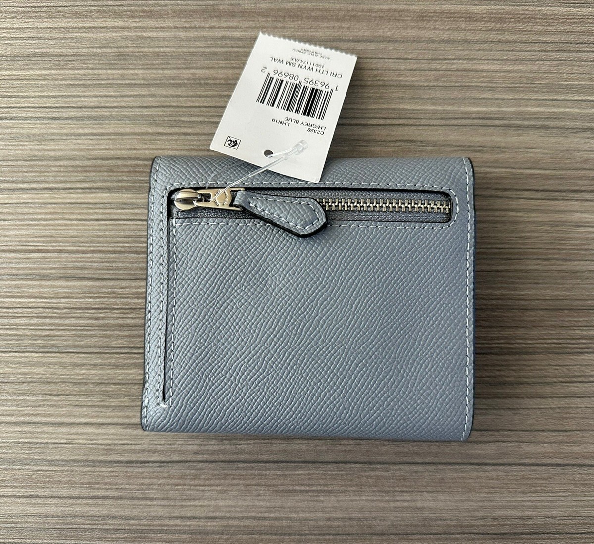 NWT Coach Crossgrain Leather Wyn Small Wallet Silver / Grey