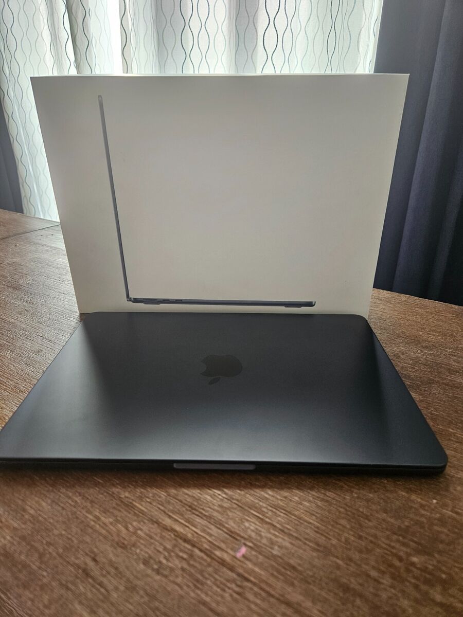 apple macbook air m3 2024 midnight blue Excellent condition apple macbook air m3 2024 midnight blue Excellent condition