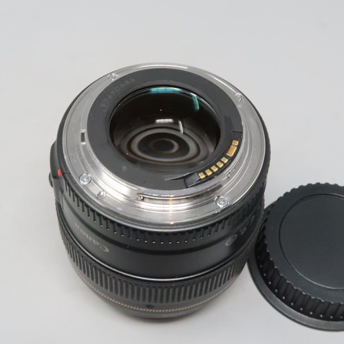Canon EF 85mm f/1.8 USM Lens - Scratch on Glass - Picture 9 of 10