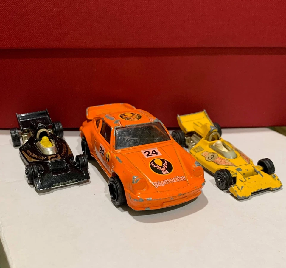 Vintage Corgi & Corgi Juniors Porsche & Ford & Formula Racer & Van Diecast Cars - Image 3 of 4