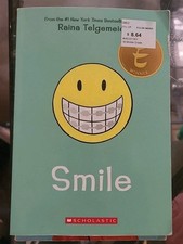 Smile: a Graphic Novel by Raina Telgemeier (2020, Trade Paperback)