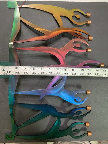 "Menorá de metal Lynn Rae Lowe Judaica Janucá judaísmo firmado 8,5""" - Imagen 3 de 14