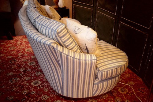 Stunning Colefax and Fowler Club Sofa With Pair Armchairs Ticking Fabric Del 🚚 - Picture 23 of 24