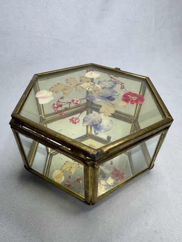 Vintage Mirrored Brass & Glass Floral Lid Trinket Jewelry Box Hexagon - Picture 2 of 7