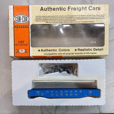 HO Scale Con-Cor 54' Mill Gondola Kit - D&H - Delaware & Hudson Blue