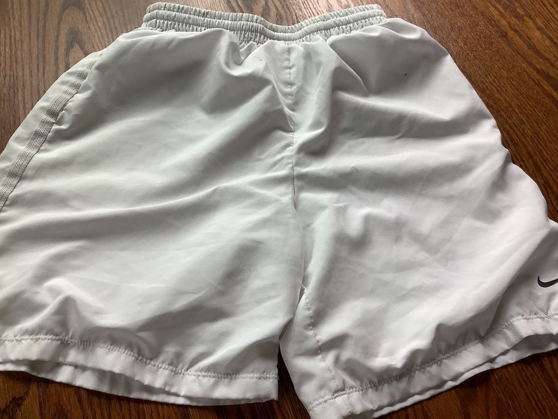 Nike Dri-Fit Girls White Athletic Shorts Size XL Mesh Lining Drawstring Pockets