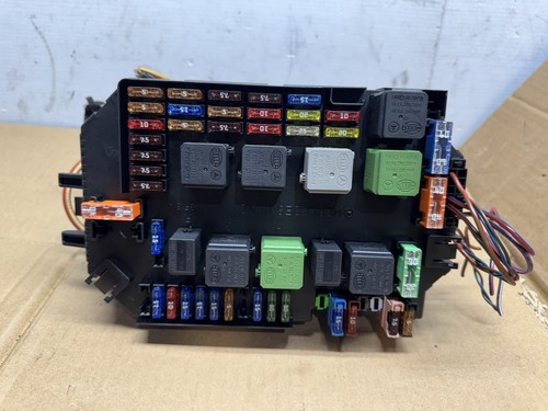 Mercedes W221 S550 S63 2013 14 4,7 L 4Matic módulo de caja de fusibles delantero debajo del capó OEM - Imagen 12 de 12