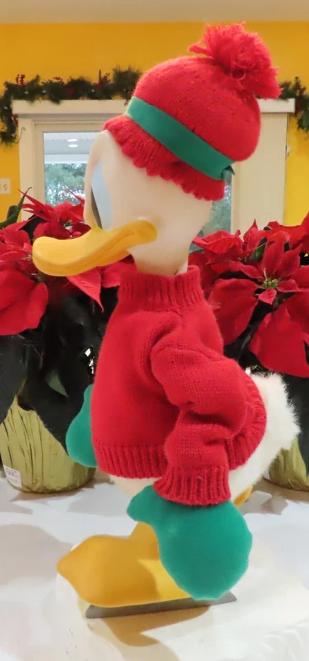 Santas Best Mickey Unlimited Vintage Rare Donal Duck Animated Christmas *Read* - Image 3 of 4