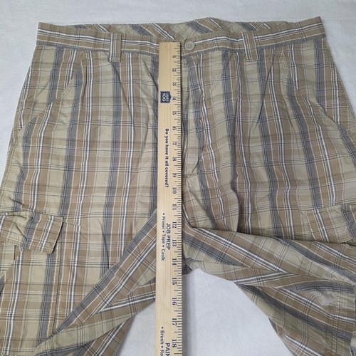 Wrangler Cargo Shorts Men's 38 Tan And Blue Plaid Hiking Outdoor Utility - Picture 2 of 7