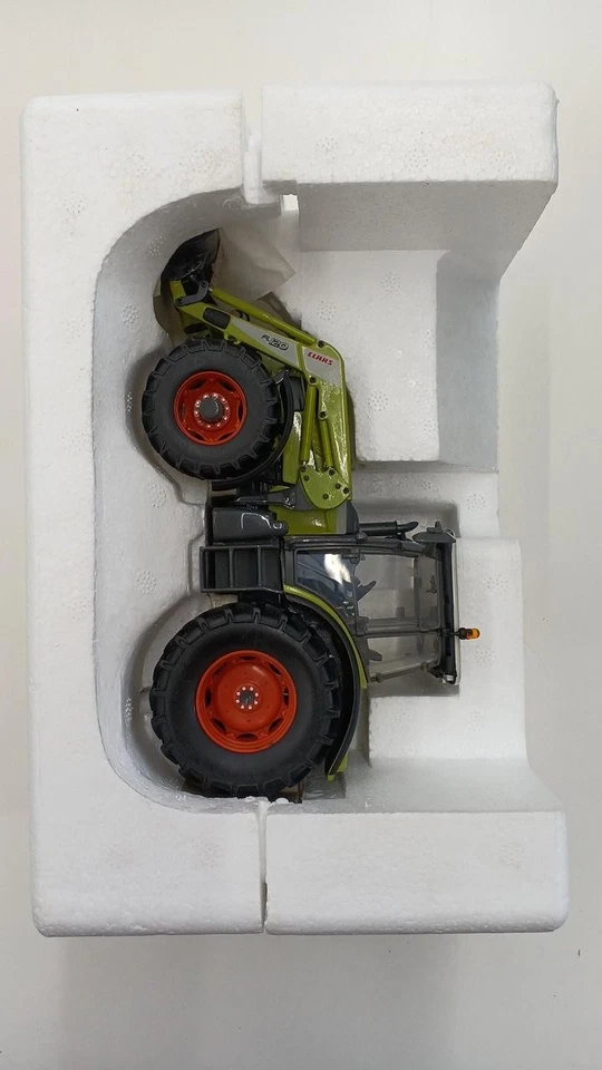 Kyosho 1/32 Claas Ares 577 Atz Front Loader - Image 2 of 4