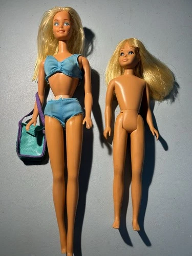 Vintage 1978 Sun Lovin’ Malibu Barbie (No. 1067) w/ Swimsuit & Malibu Skipper
