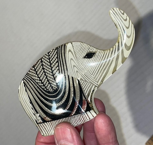 Abraham Palatnik Lucite Elephant 4” Small w Black/White Swirl Design Excellent! - Picture 9 of 11