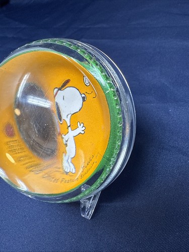 VINTAGE 1958 CHARLES SCHULTZ SNOOPY GLAS BRIEFBESCHWERER TENNIS SPIELEN SCHÖN - Bild 3 von 11
