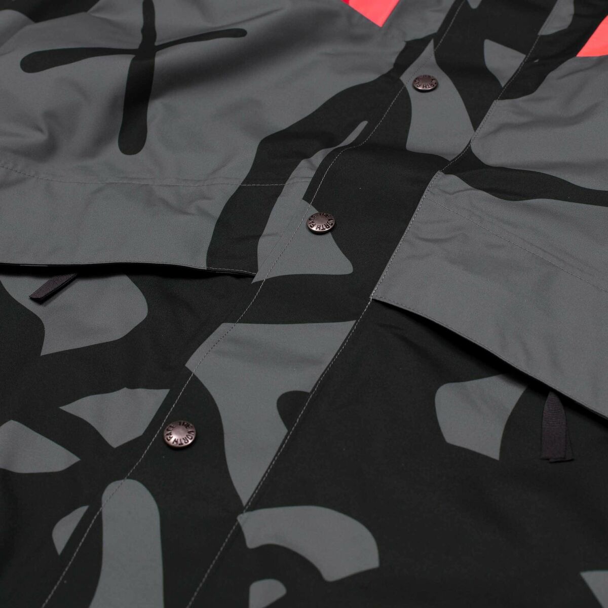 DS New Kaws x The North Face TNF 1986 Mountain Jacket Balsam DS New Kaws x The North Face TNF 1986 Mountain Jacket Balsam