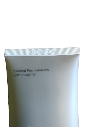 4 The Ordinary Natural Moisturizing Factors + HA Surface Hydration 3.3oz./100 ml - Picture 7 of 8