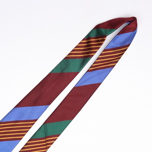 Cravatta da uomo John G Hardy in seta grande a righe reggimentali blu bordeaux oro verde - Foto 4 di 7